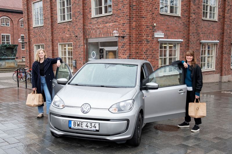 Susanne, Jennie & Johan med "Elis" - en e-up! från Volkswagen