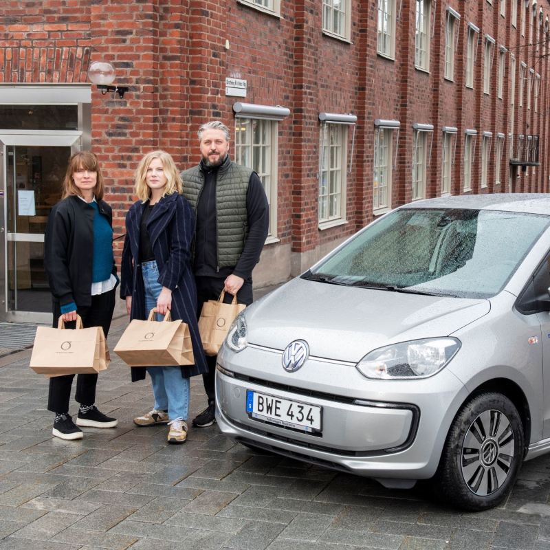 Susanne, Jennie & Johan med "Elis" - en e-up! från Volkswagen