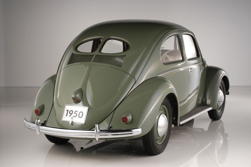 Picture of the back of the Irish green 1950 VW Beetle