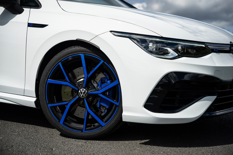 Volkswagen Golf R profiel met blauwe velgen