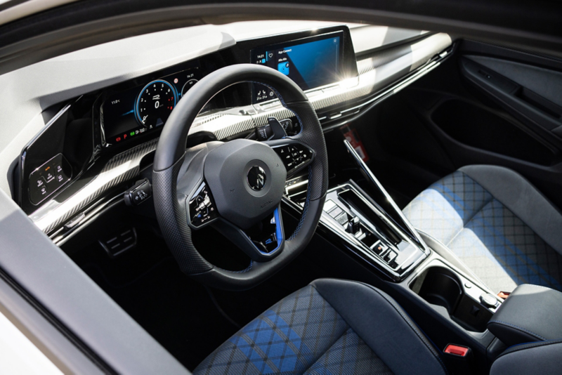 Interieur en dashboard van de Volkswagen Golf R