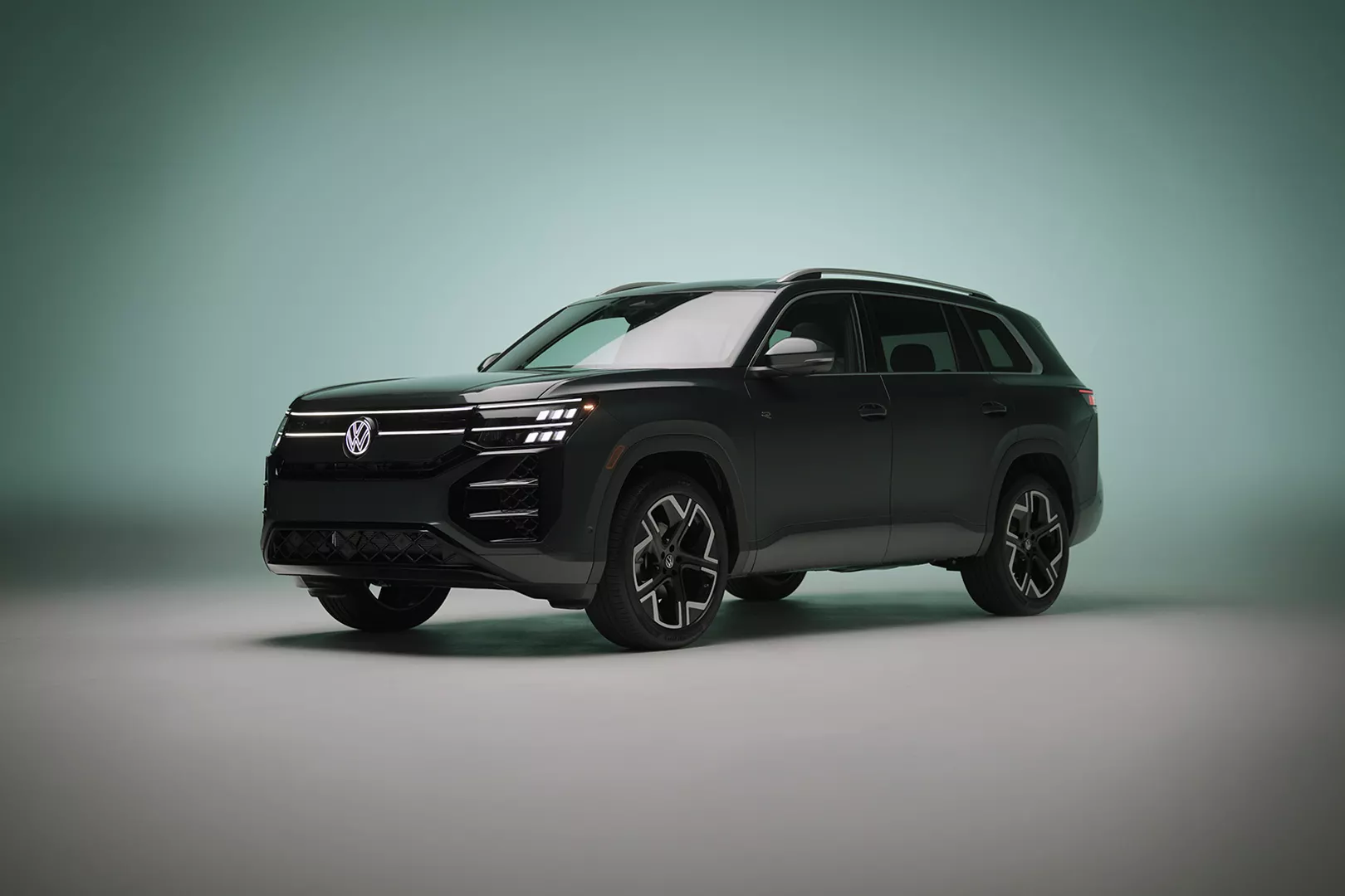 2027 Volkswagen Atlas front exterior design