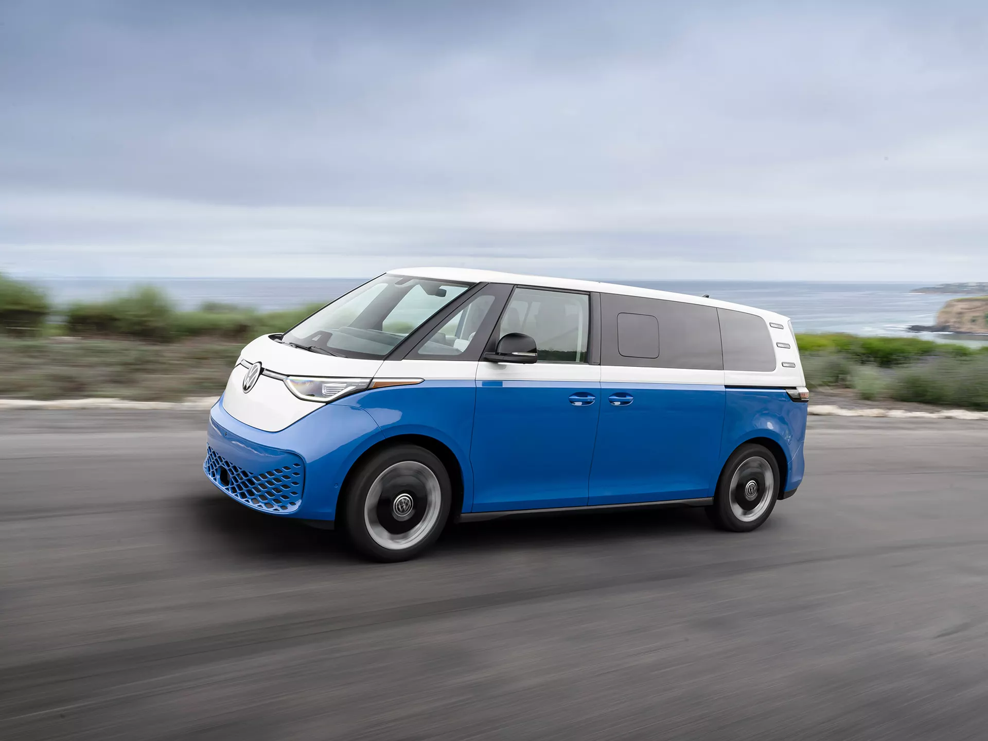 Volkswagen ID. Buzz in a modern city setting