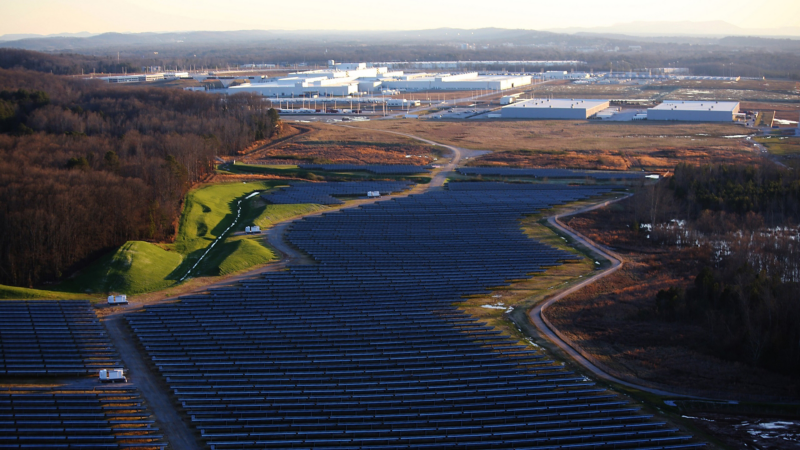 Vista aérea del parque solar de Volkswagen en Chattanooga.