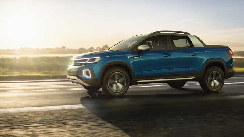 El concepto Volkswagen Tarok en la carretera
