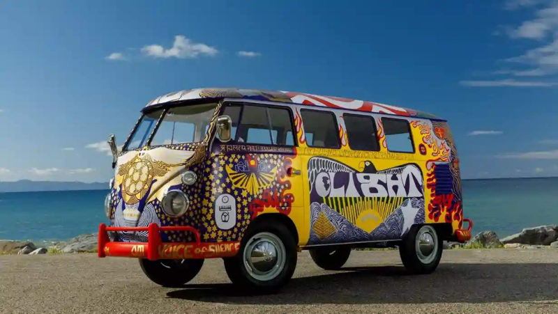 Una réplica del Type 3 Microbus 1963 pintada para el Woodstock original y cuidadosamente pintada a mano para el 50 aniversario del icónico festival.
