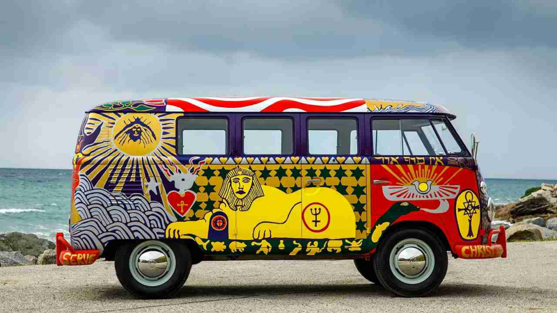 Una réplica del Type 3 Microbus 1963 pintada para el Woodstock original y cuidadosamente pintada a mano para el 50 aniversario del icónico festival.