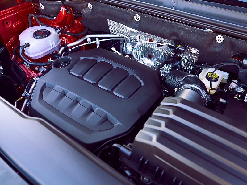 A close-up view of the turbocharged engine in the Atlas Cross Sport.