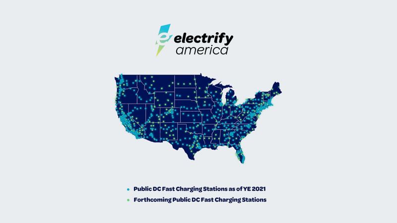 Mapa de los Estados Unidos con puntos que representan las ubicaciones de las estaciones de carga de vehículos eléctricos.
