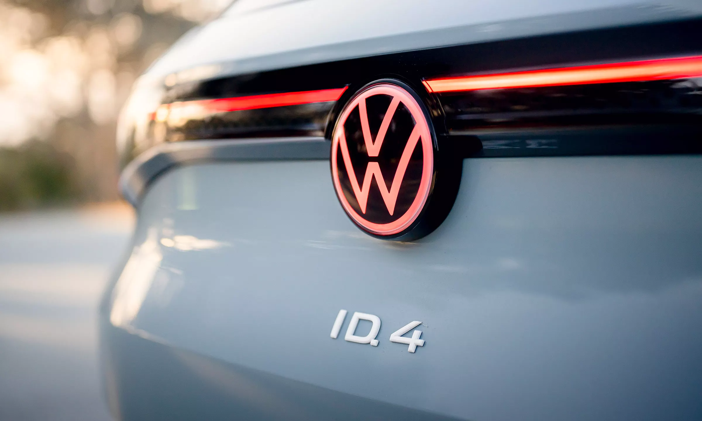  2024 VW ID.4 in Arctic Blue Metallic illuminated LED emblem. 