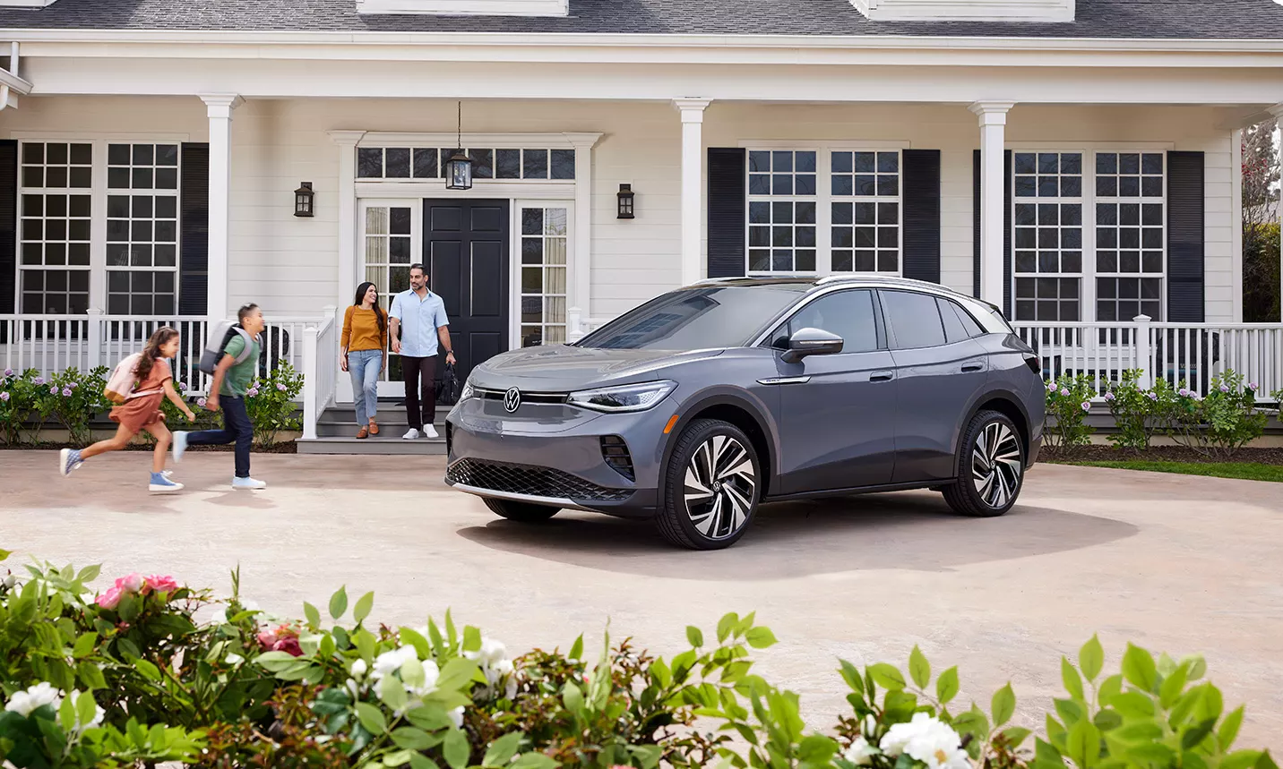 Meet the 2025 VW ID.4 Electric SUV | Volkswagen