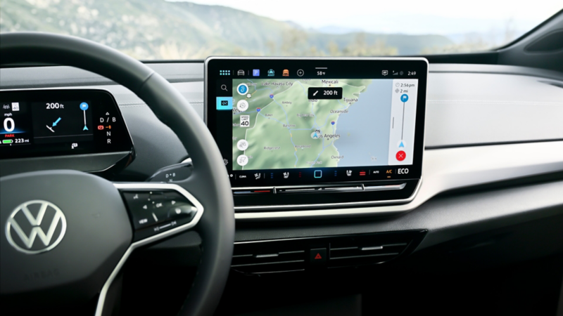 The 12.9” center touchscreen display in a ID.4 is shown.