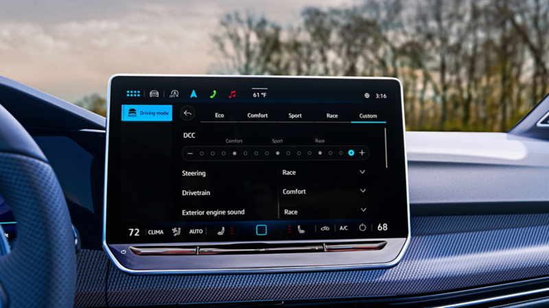 Central display in the Golf R showing the vehicle dynamics manager