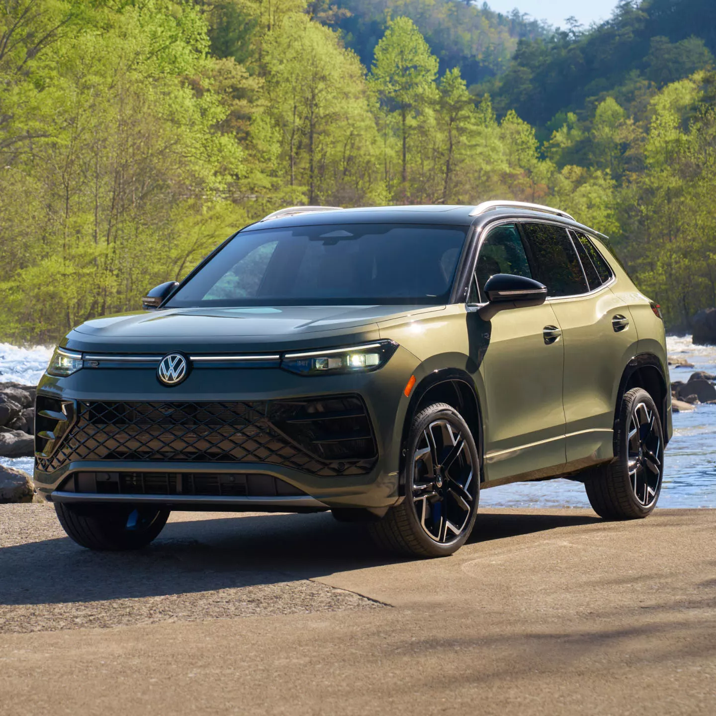 Volkswagen Tiguan available for lease in Thousand Oaks