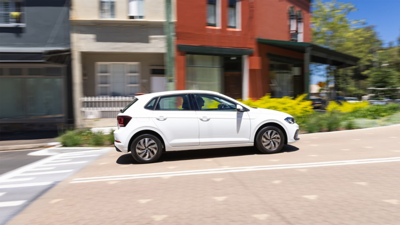 Volkswagen Polo Side view