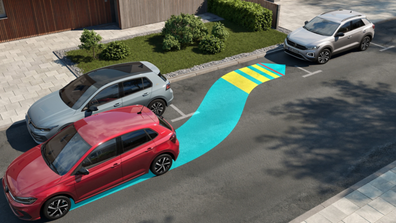 Polo ENERGY nutzt Park Assist, animierte Einparkhilfe vor einem modernen Wohnhaus.