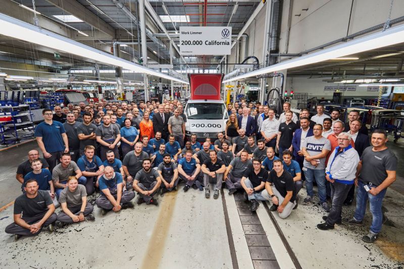 VW California 6.1 fin de production avec équipe usine