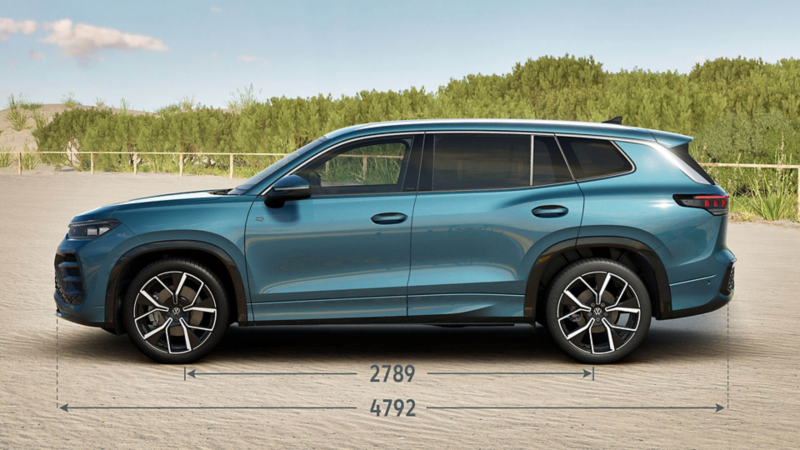 Tiguan side view with boot up