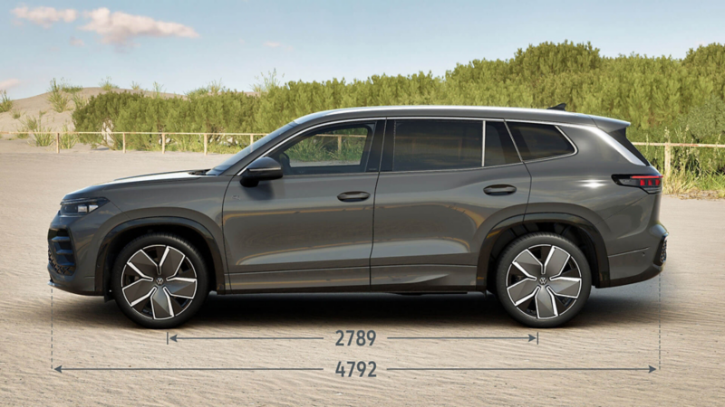 Tiguan side view with boot up