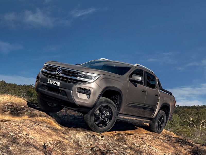 Amarok driving on rocks