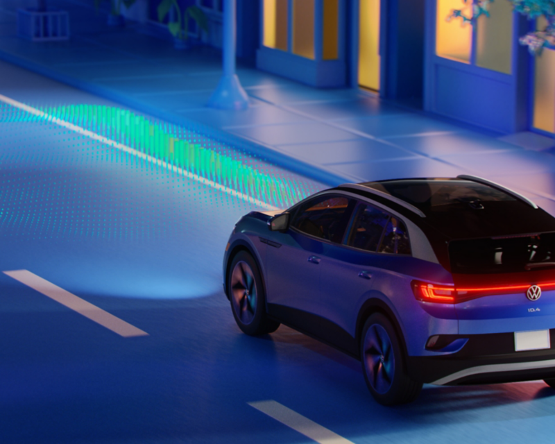 Vehículo CGI VW manejando en carretera.