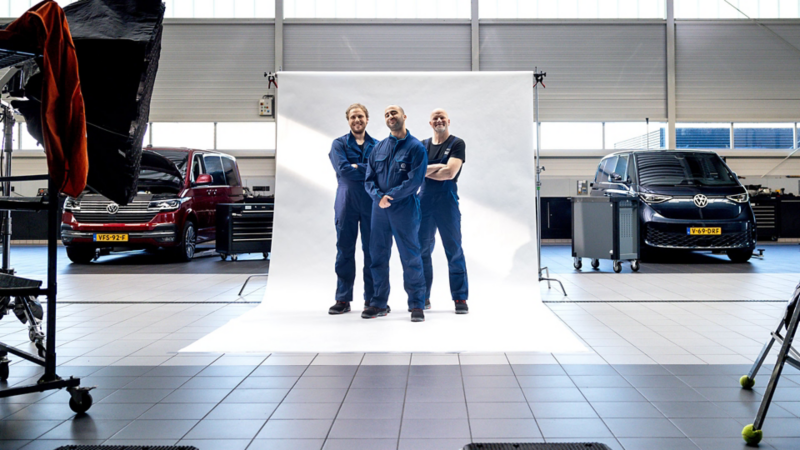De gekwalificeerde monteurs van Volkswagen Bedrijfswagens
