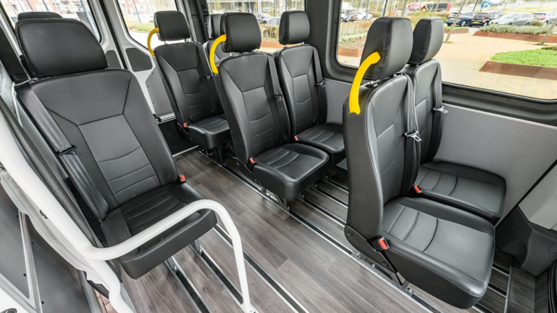 Stoelen in de Crafter Rolstoelbus