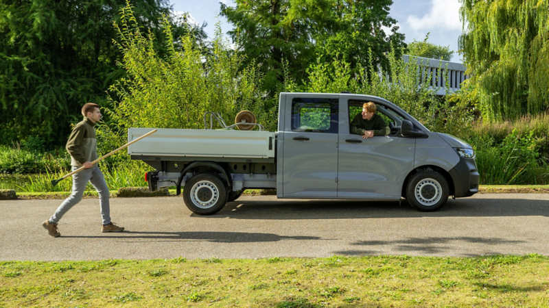 De nieuwe Transporter Pick-up Dubbele Cabine met 2 hoveniers