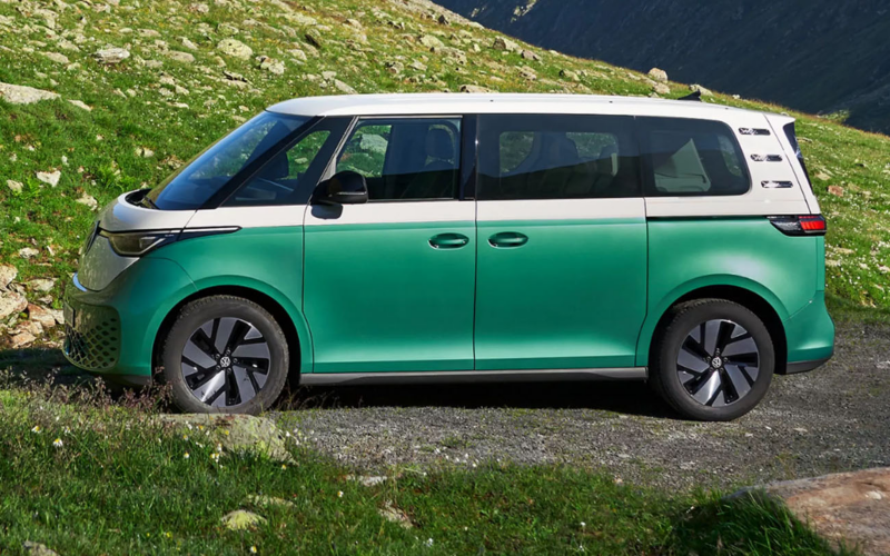 ID. Buzz in two-tone Candy White en Bay Leaf Green Metallic