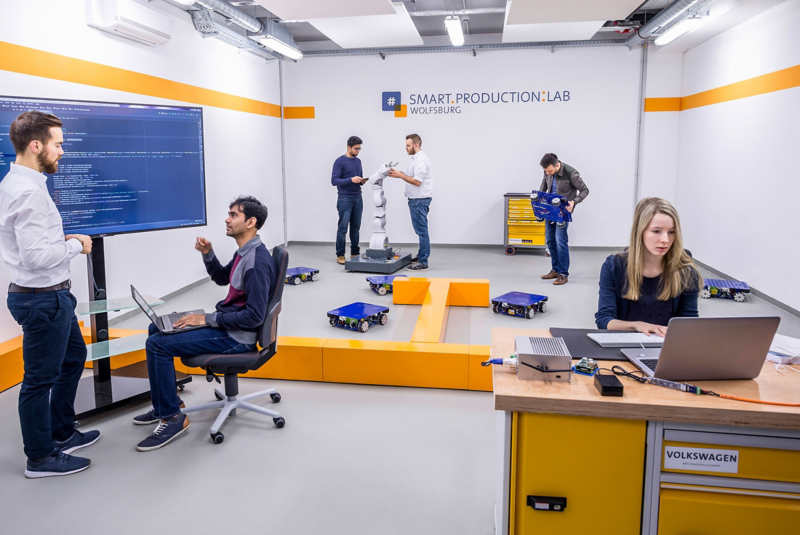 Test environment for intelligent robotics in the Smart Production Lab of Volkswagen Group IT