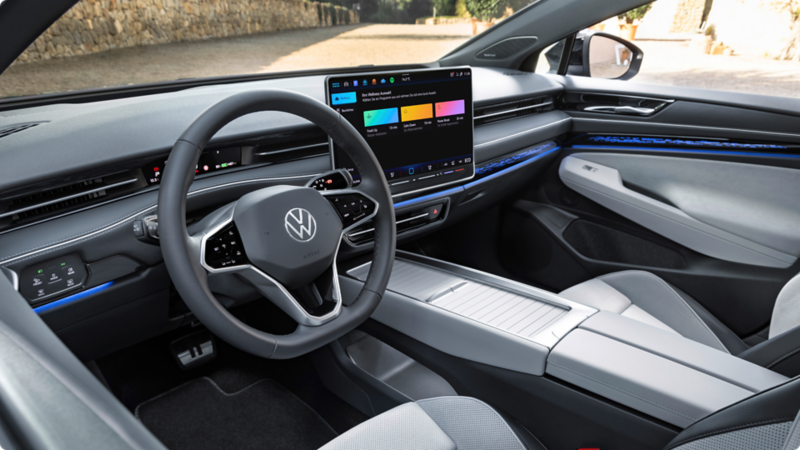 Ekran systemu infotainment pokazuje funkcje aplikacji Wellness In-Car App.