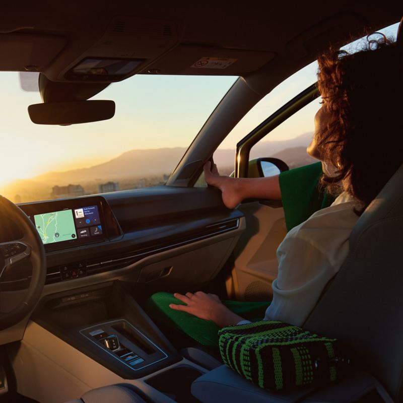 We Connect - Grænseløs radiounderholdning i bilen