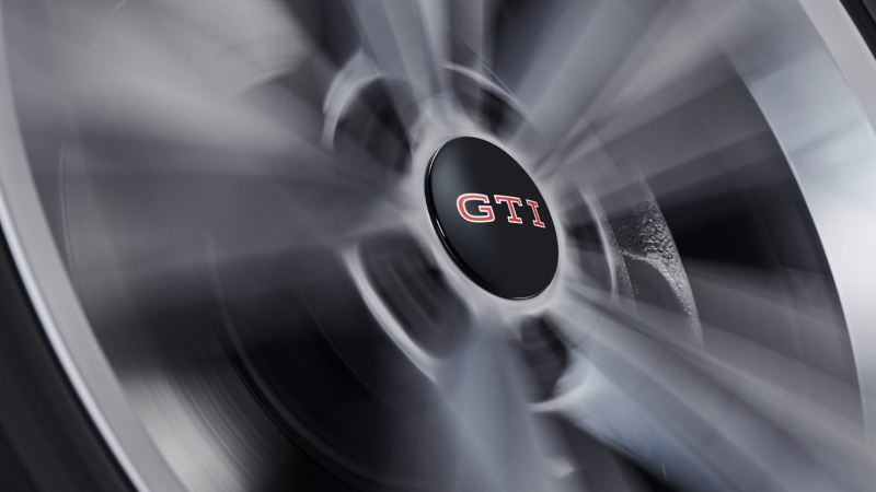 Dynamic hub cap by VW Accessories