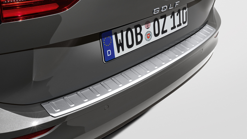 Προστασία μαρσπιέ φόρτωσης από τα VW Accessories σε VW Golf Variant.