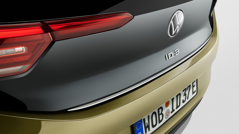 Baguette de protection du hayon issue des Accessoires VW installée sur une VW ID.3