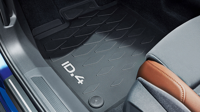 Tapis de sol toutes saisons issu des Accessoires VW avec inscription « ID.4 »