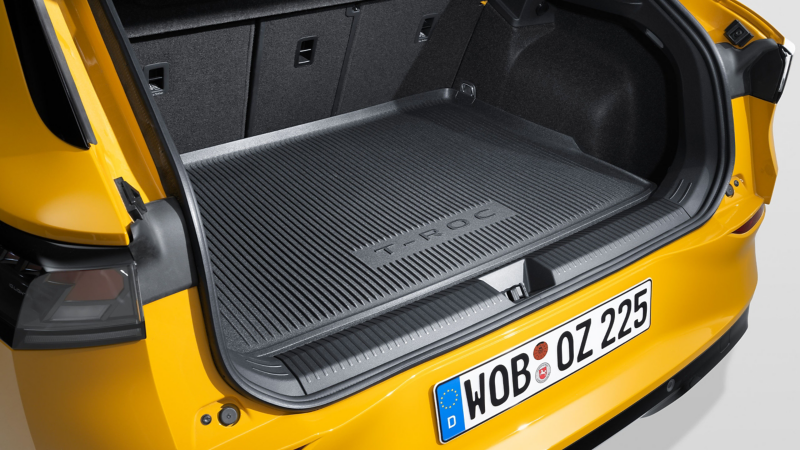 VW Zubehör Gepäckraumeinlage im gelben T-Roc 