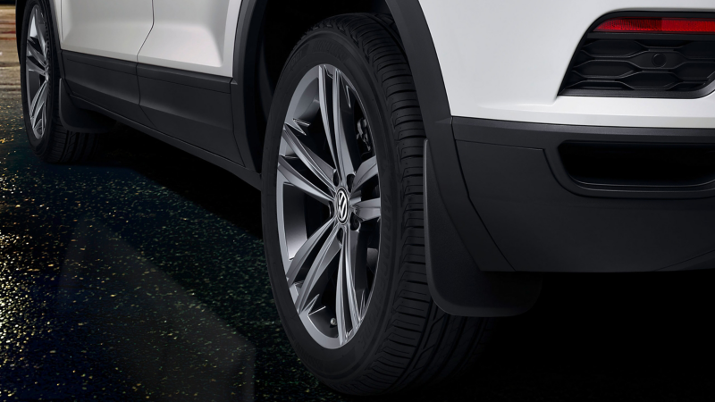 Koło modelu T-Roc, chlapacz z oferty Akcesoriów VW w centrum uwagi
