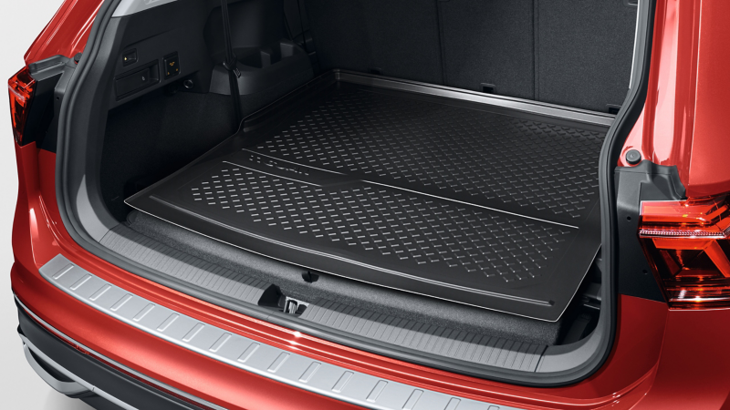 Mata do bagażnika z oferty Akcesoriów VW w bagażniku samochodu VW Tiguan Allspace
