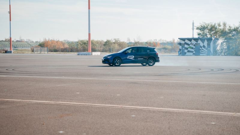 Ein Volkswagen R auf der Rennstrecke – Driften bei den Track Days