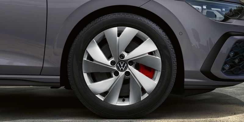 Gros plan sur un pneu VW – Garantie sur les pneus