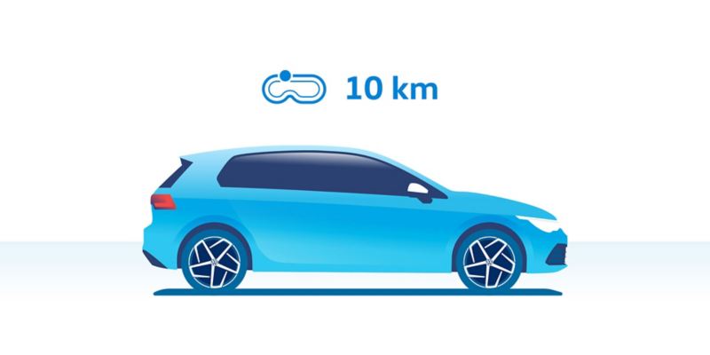 Illustrazione visiva che indica il primo step per misurare il livello dell'olio, ossia riscaldare la vettura guidando per almeno 10 km.