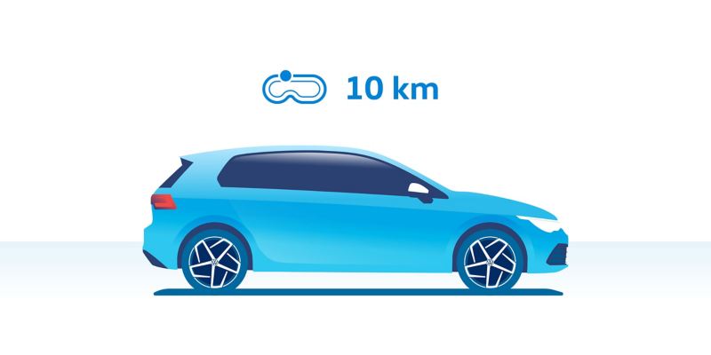 Illustratie van een VW en het advies om tien kilometer te rijden: het peil controleren