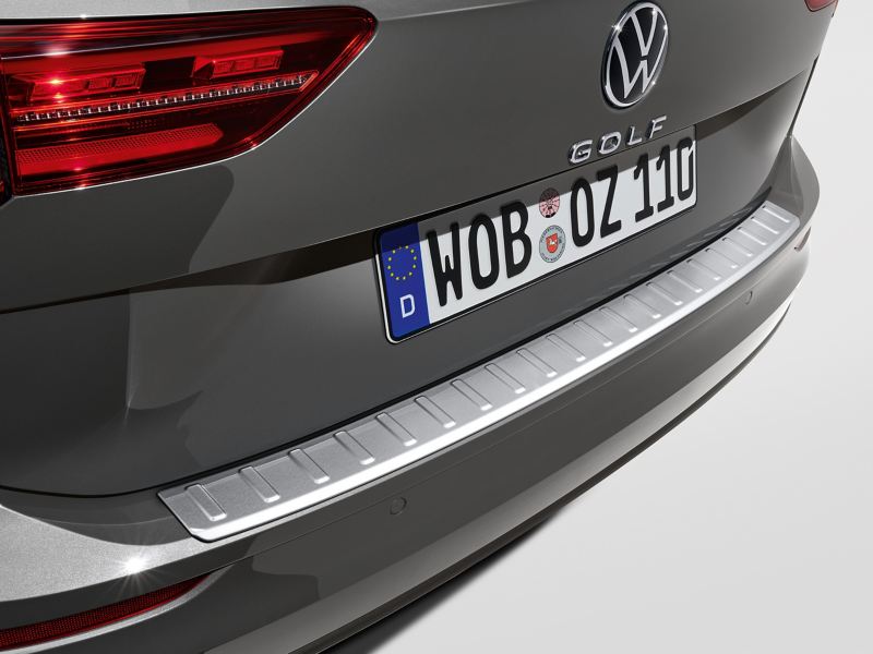 Ochrona listwa na zderzak w optyce stali z oferty Oryginalnych Akcesoriów VW w Golfie Variant