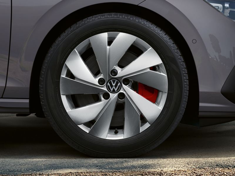 Nahaufnahme eines VW Reifens – Reifengarantie
