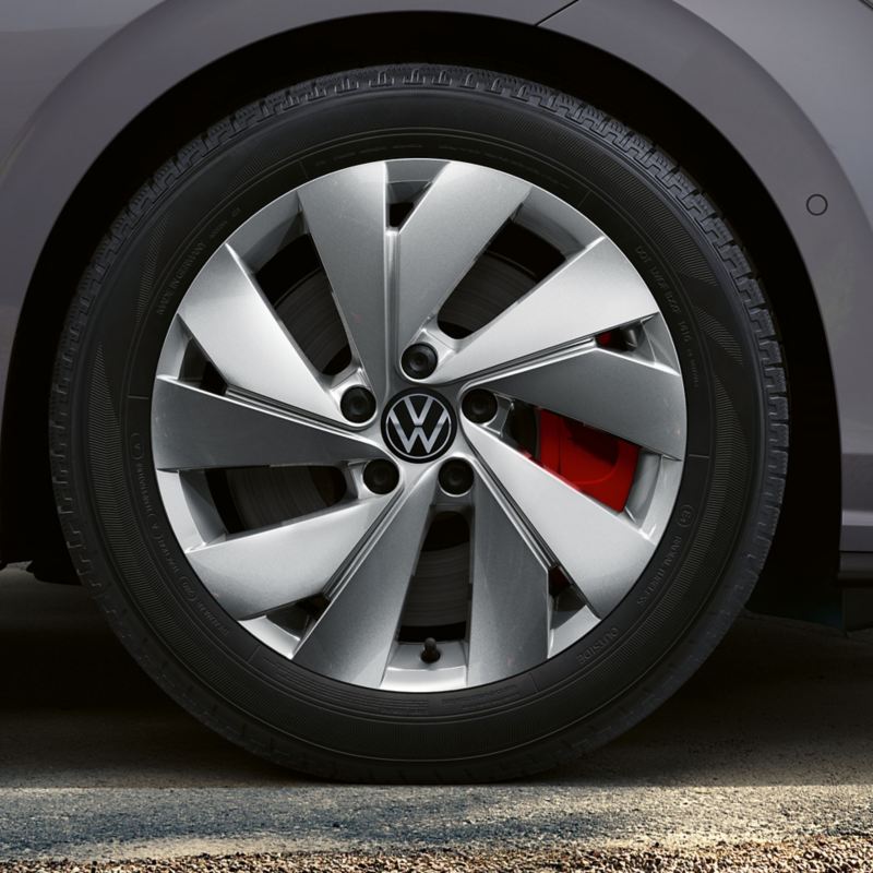 Nahaufnahme eines VW Reifens – Reifengarantie