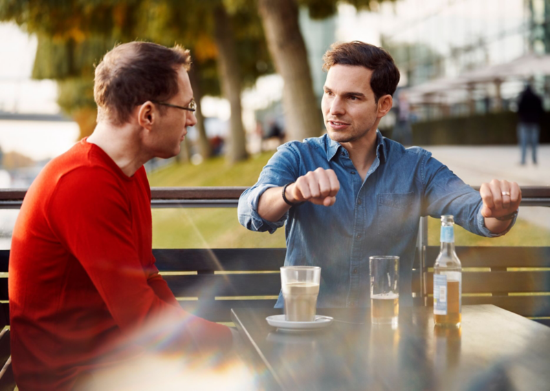 Carsten Camrath và Christopher Möllers trong cuộc trò chuyện