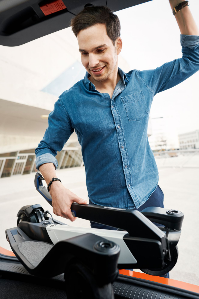 Christopher Möllers với Cityskater của mình