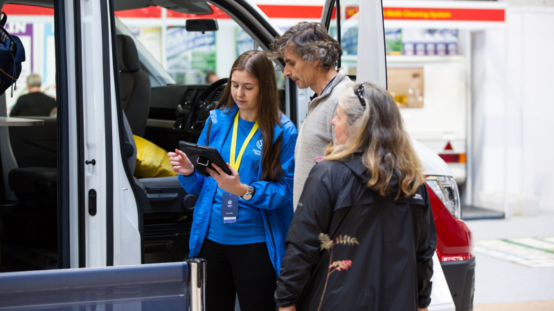 Show visitors with an assistant
