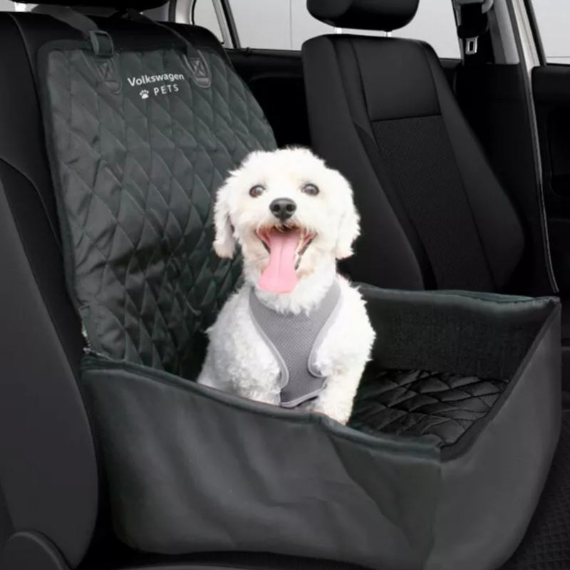 Conoce los accesorios de Volkswagen diseñados para viajar en tu auto junto con tu mascota.